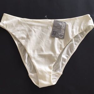 NWT Chantelle cream panty size Int XXL